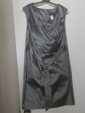 Sterling Gray Sleeveless Satin Sheath Dress with Decorative Buckle